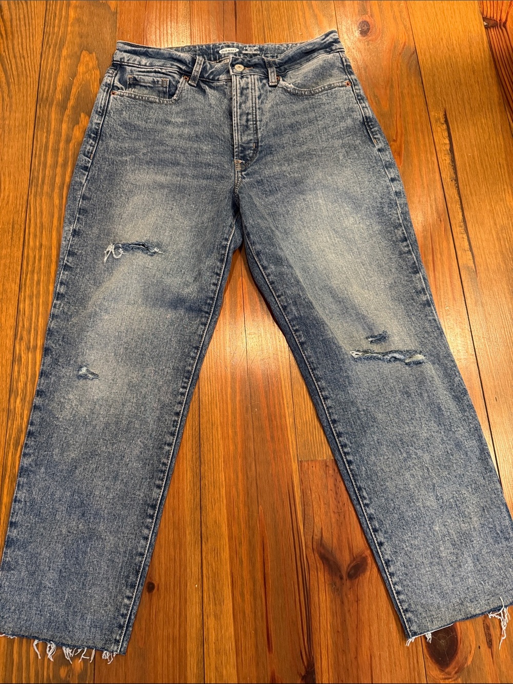 Old Navy women’s Faded Blue Straight Jeans 8